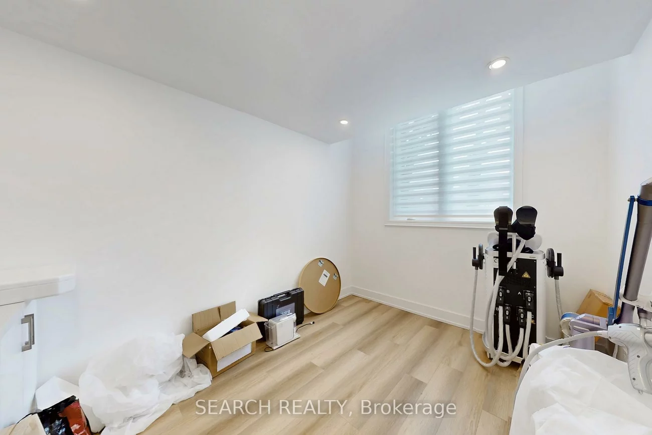 42, Village, City Centre, Mississauga