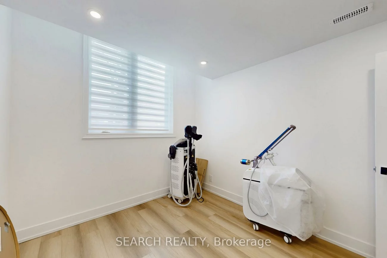 42, Village, City Centre, Mississauga