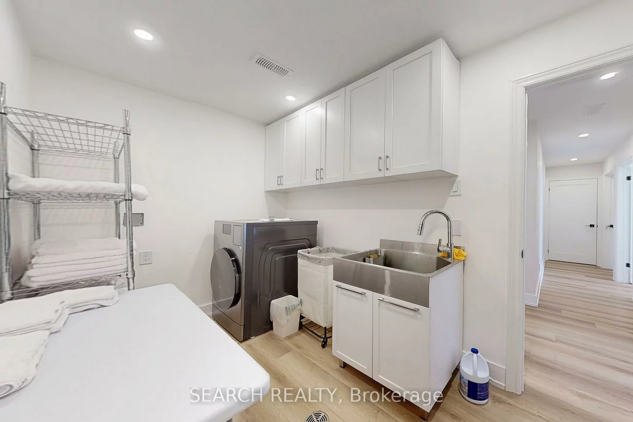 42, Village, City Centre, Mississauga