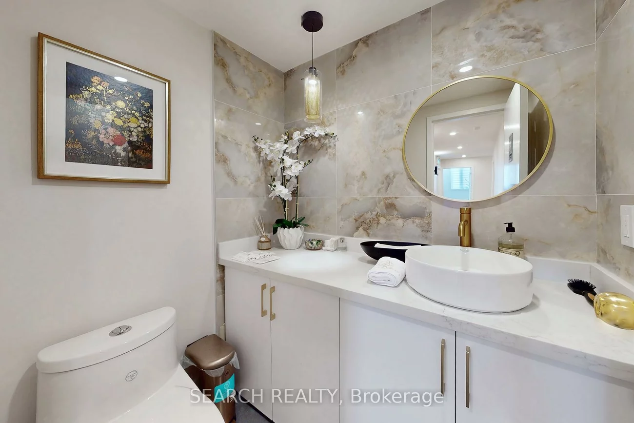 42, Village, City Centre, Mississauga