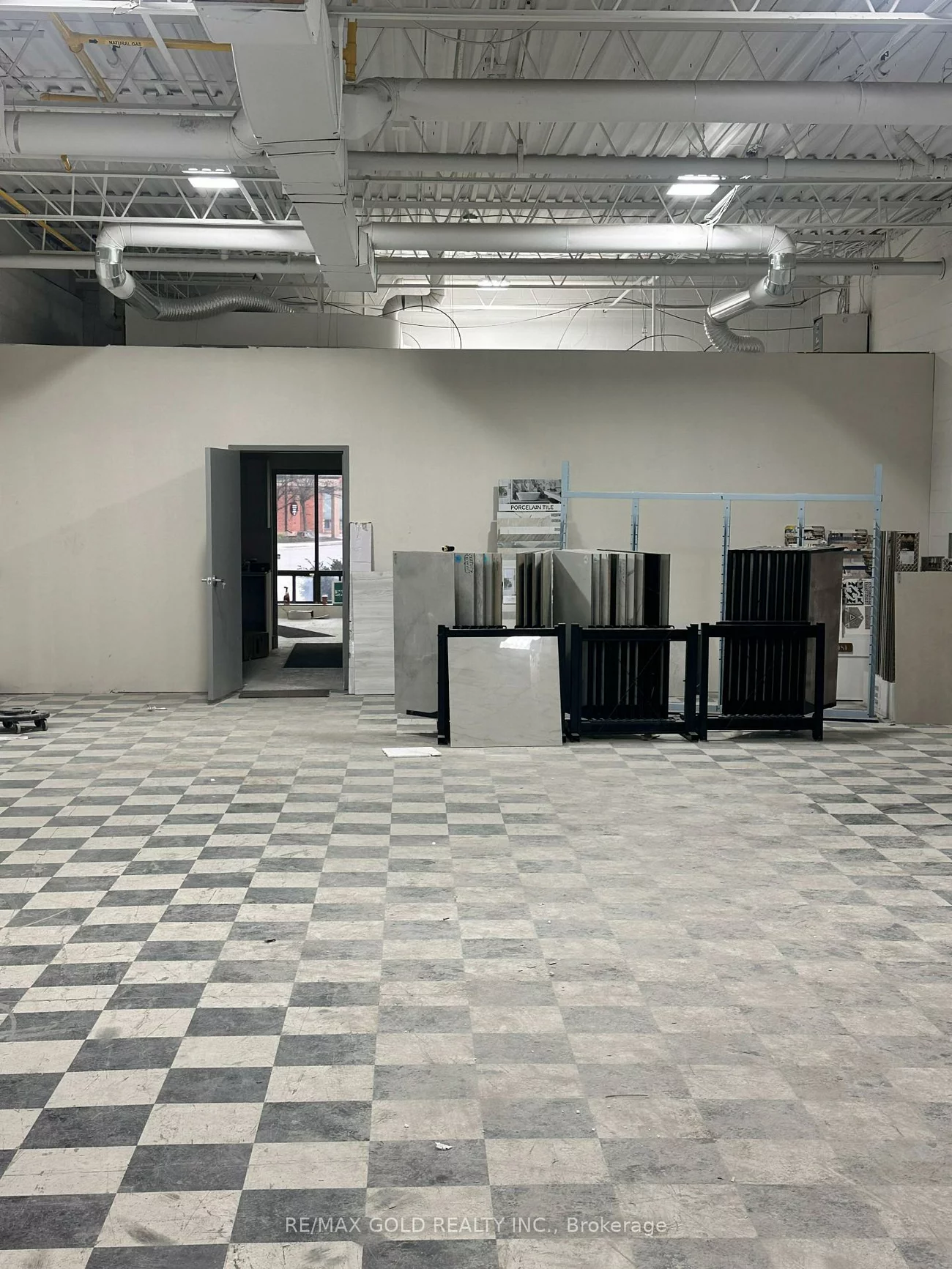 1200, Aerowood, Northeast, Mississauga