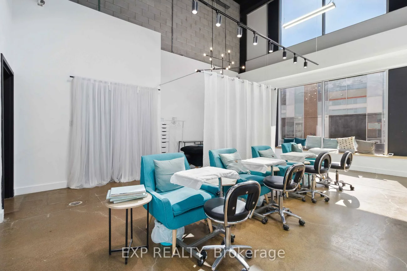 1215, Queens, Dixie, Mississauga