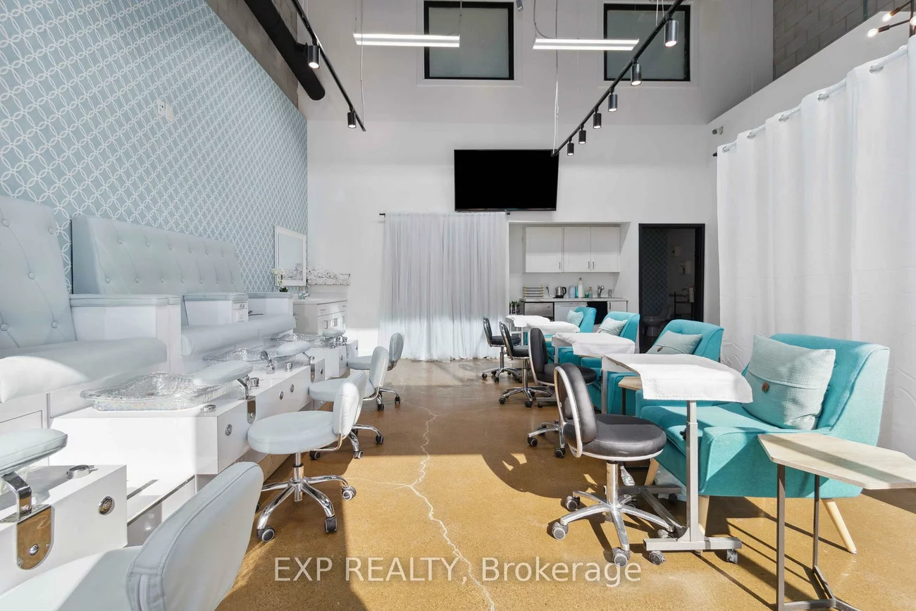 1215, Queens, Dixie, Mississauga