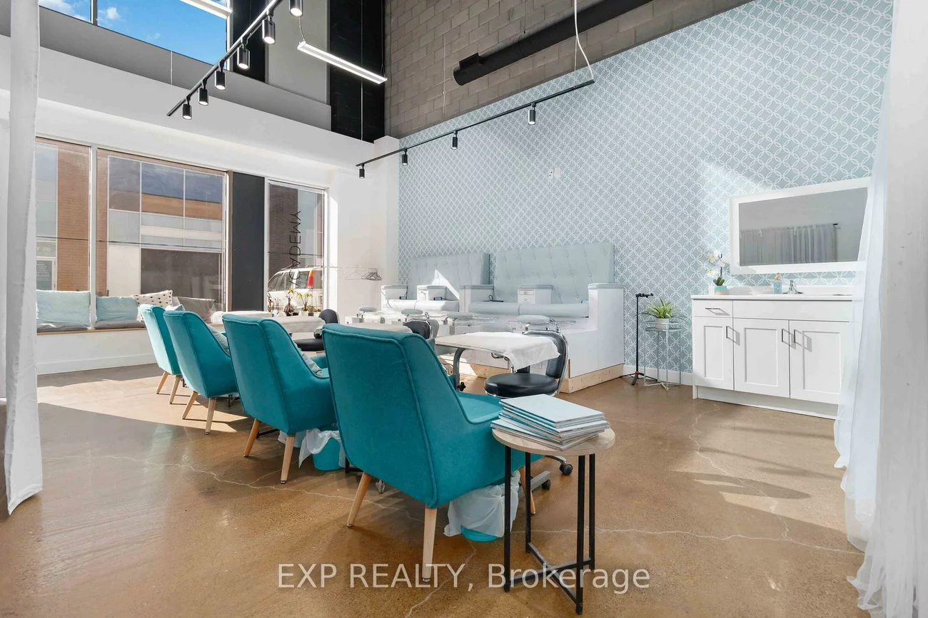 1215, Queens, Dixie, Mississauga