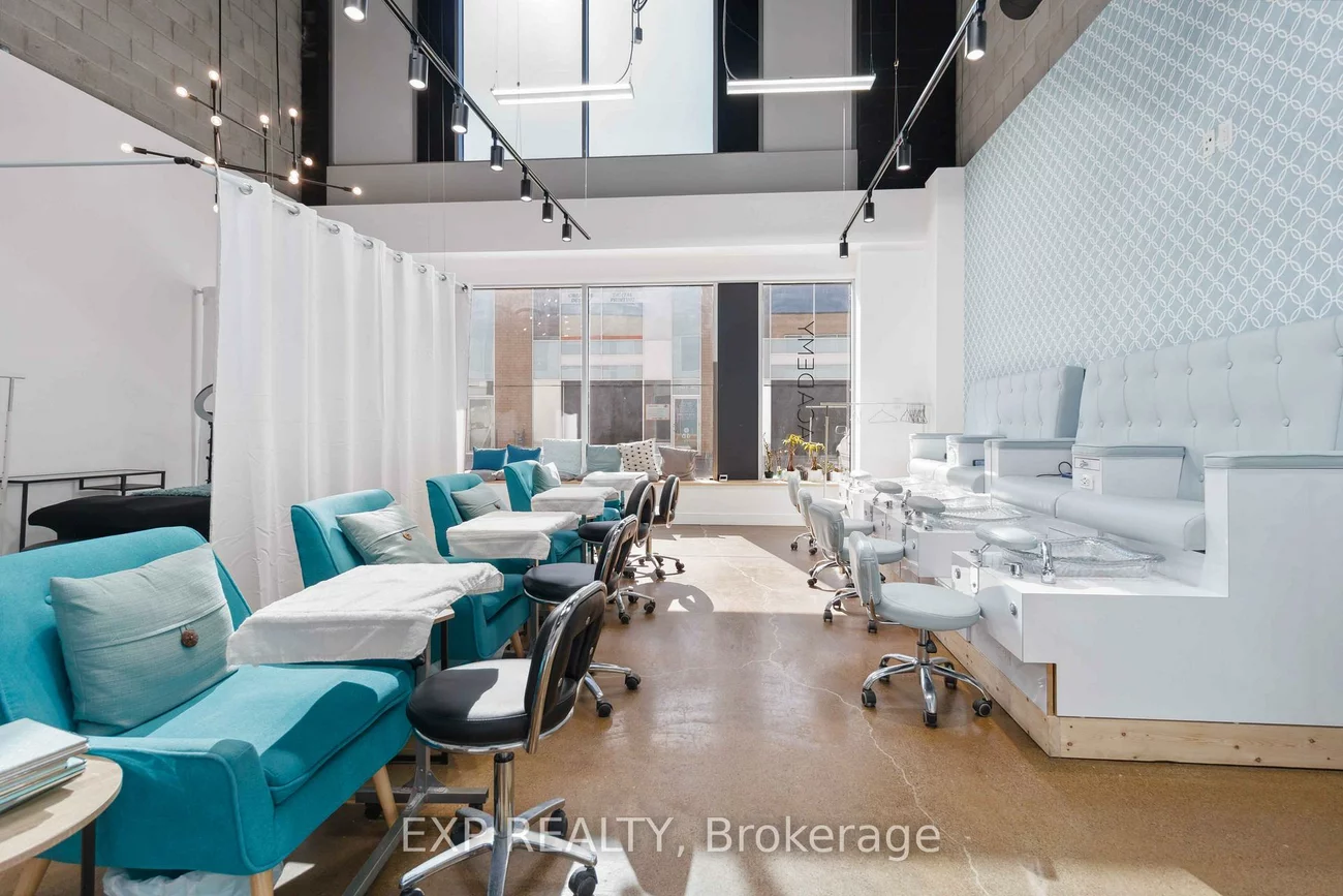 1215, Queens, Dixie, Mississauga