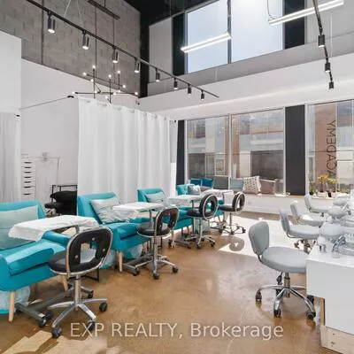 1215, Queens, Dixie, Mississauga