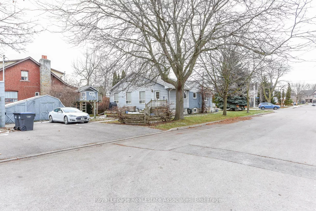 1089, Seneca, Port Credit, Mississauga