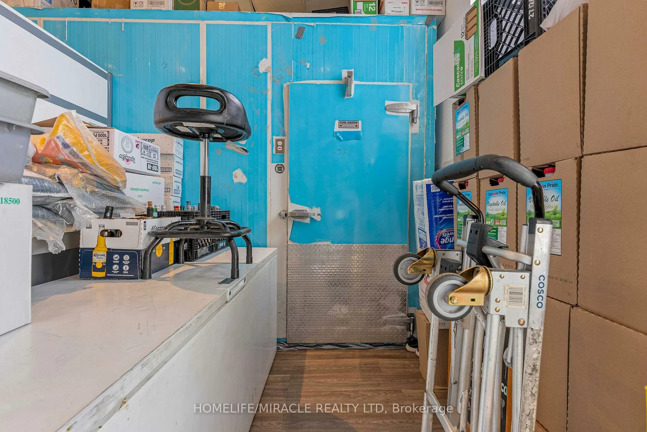 7454, Airport, Northeast, Mississauga