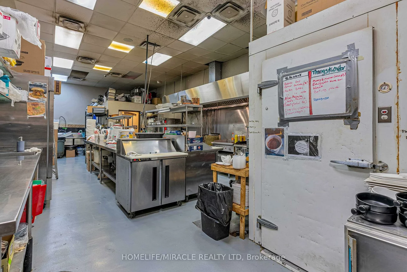 7454, Airport, Northeast, Mississauga