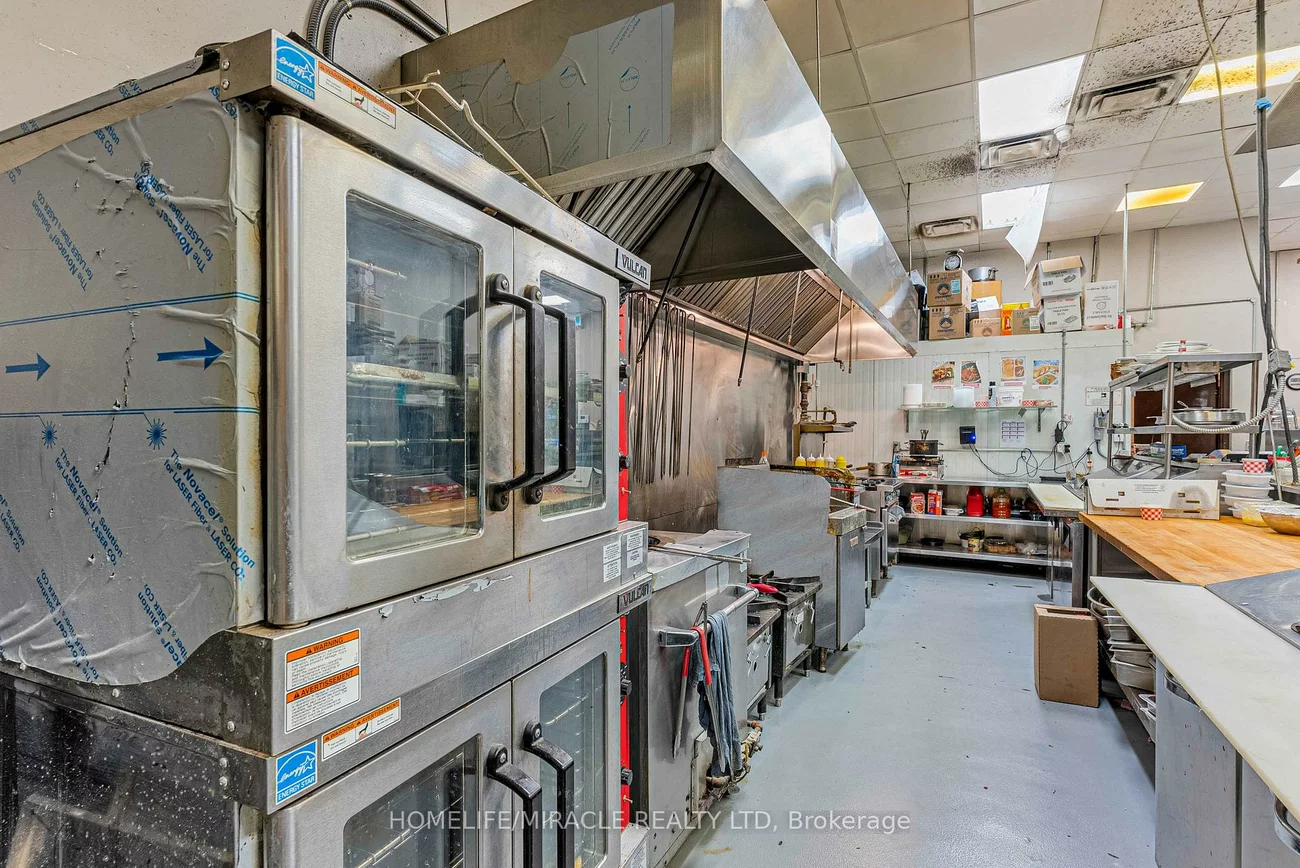 7454, Airport, Northeast, Mississauga