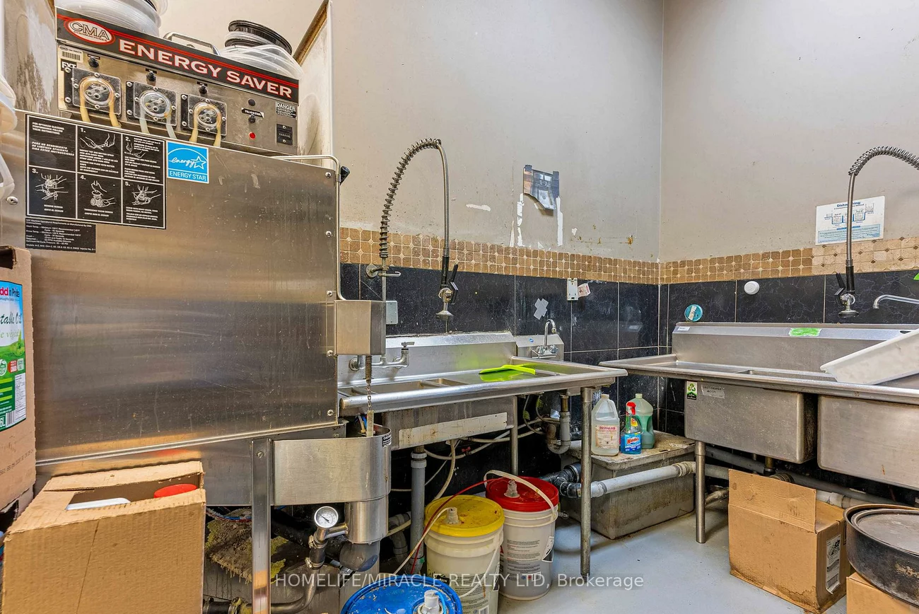 7454, Airport, Northeast, Mississauga