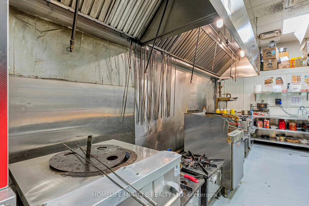 7454, Airport, Northeast, Mississauga