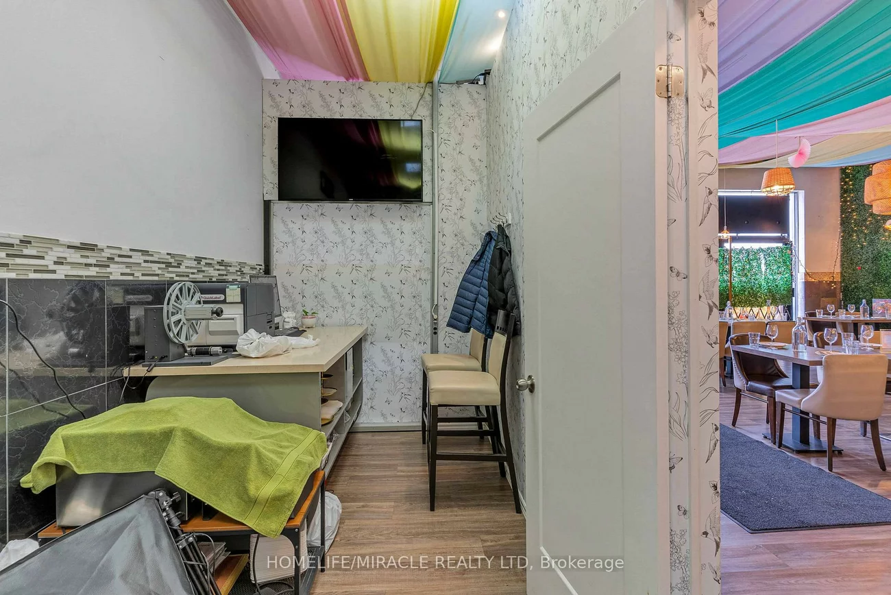 7454, Airport, Northeast, Mississauga