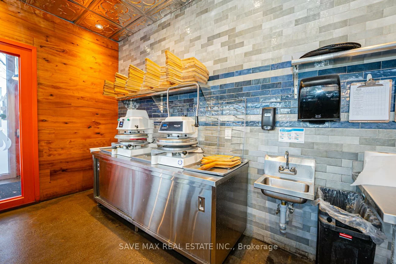 230, Lakeshore, Port Credit, Mississauga