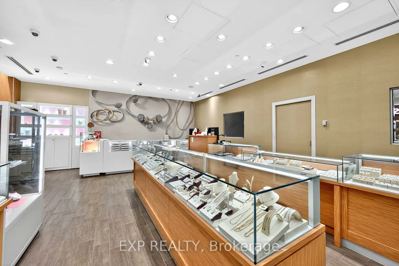 100, City Centre, City Centre, Mississauga