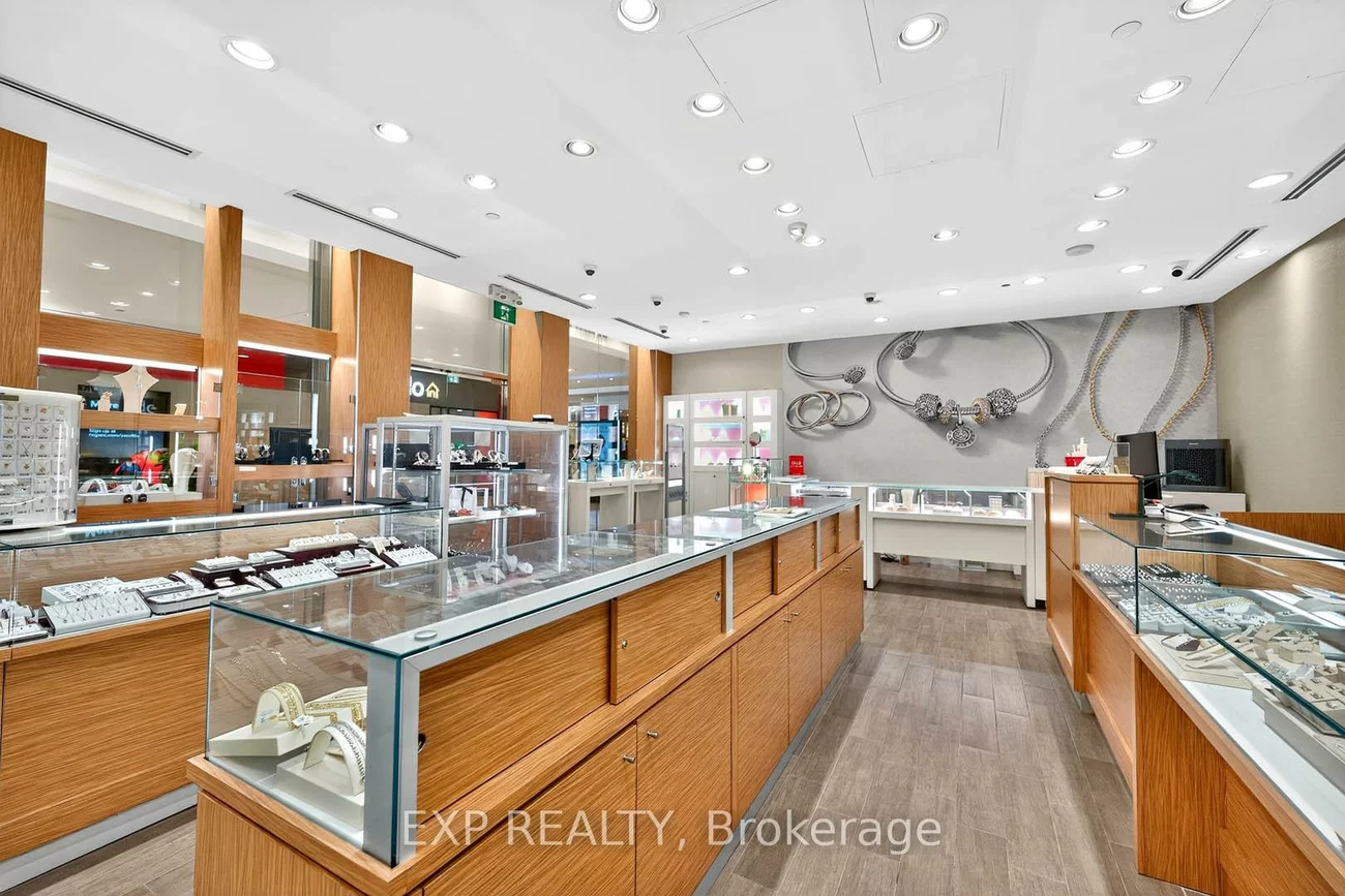 100, City Centre, City Centre, Mississauga