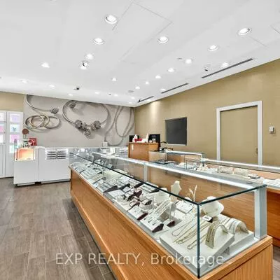 100, City Centre, City Centre, Mississauga