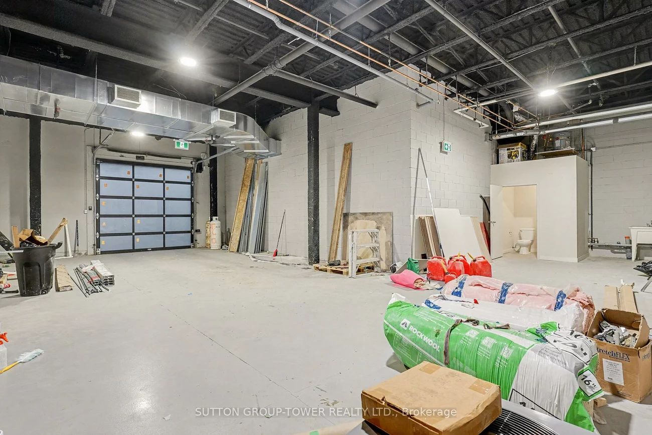 5250, Solar, Airport Corporate, Mississauga