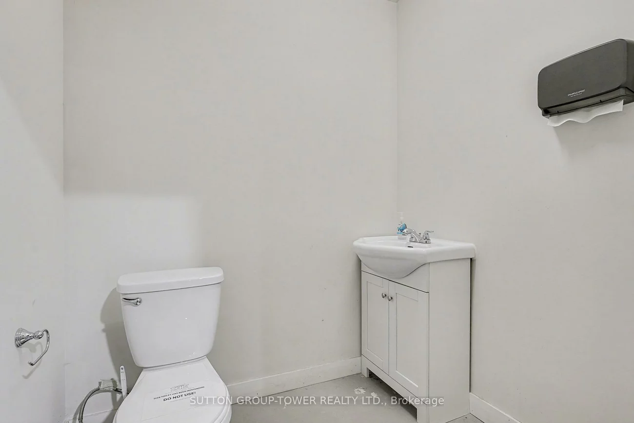 5250, Solar, Airport Corporate, Mississauga