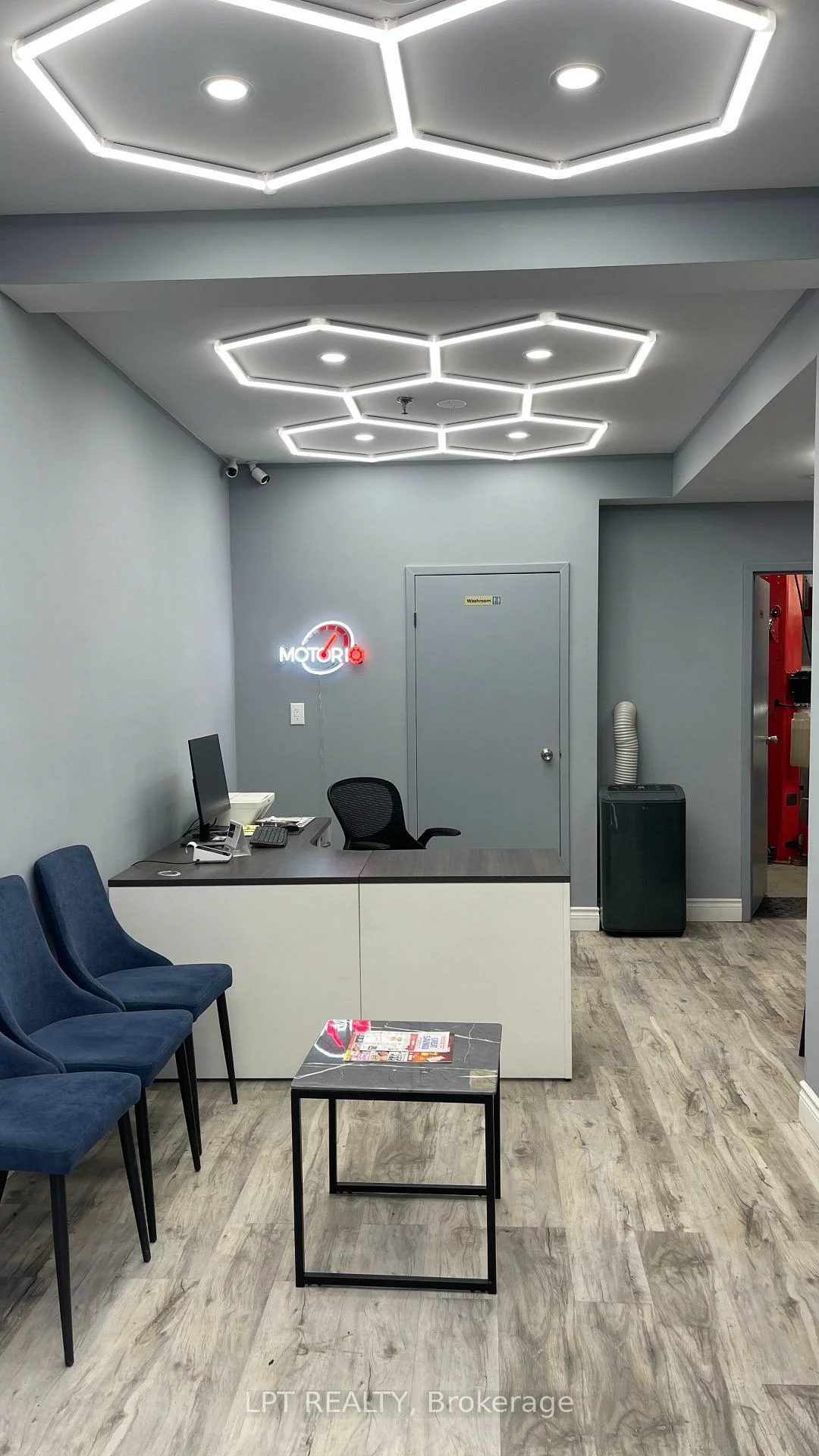 1115, Crestlawn, Northeast, Mississauga