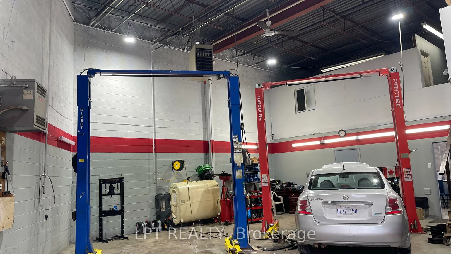 1115, Crestlawn, Northeast, Mississauga