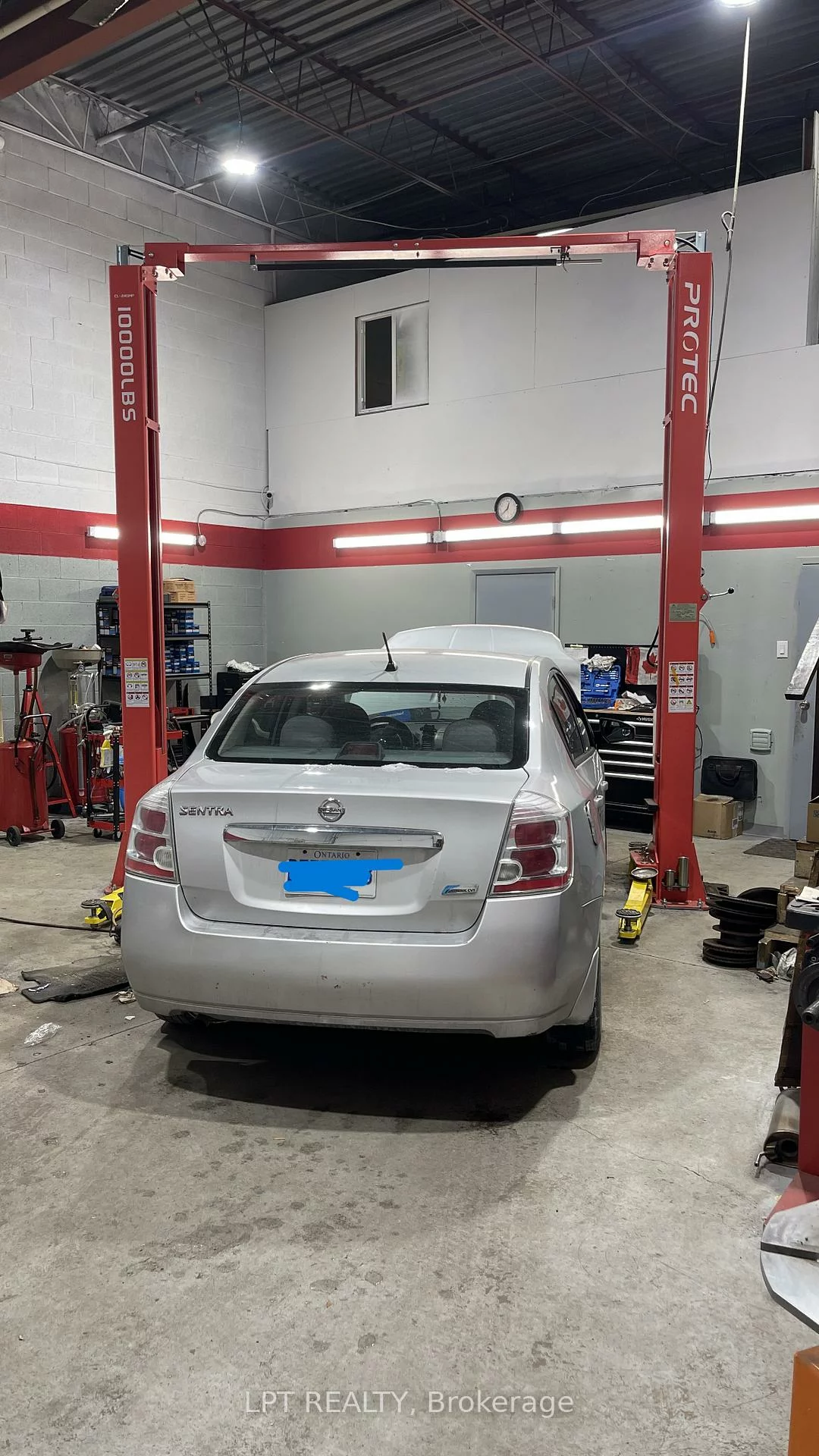 1115, Crestlawn, Northeast, Mississauga