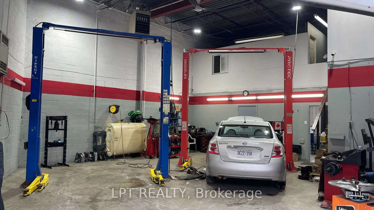 1115, Crestlawn, Northeast, Mississauga