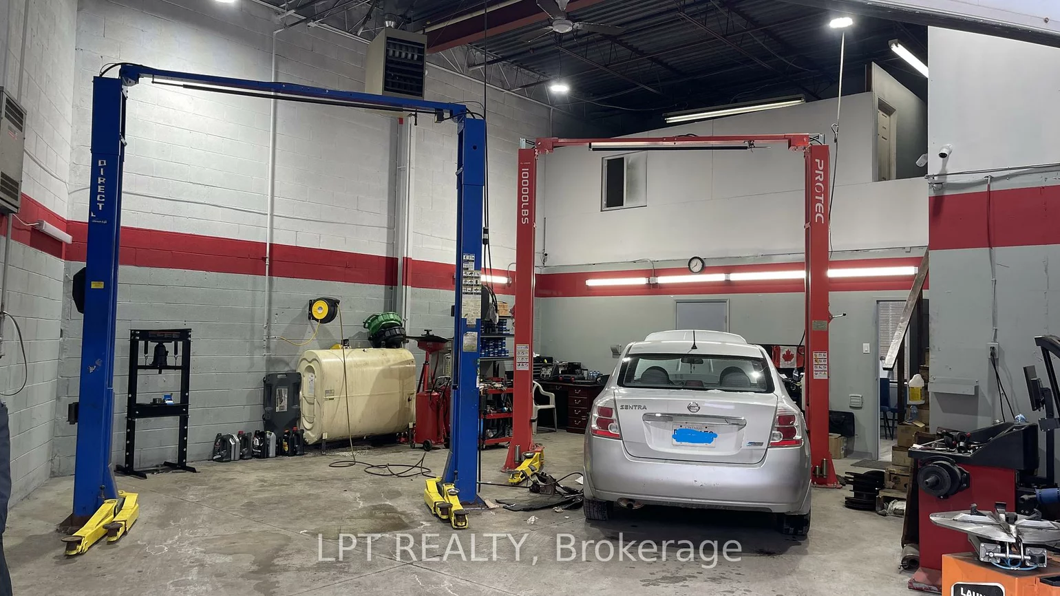 1115, Crestlawn, Northeast, Mississauga