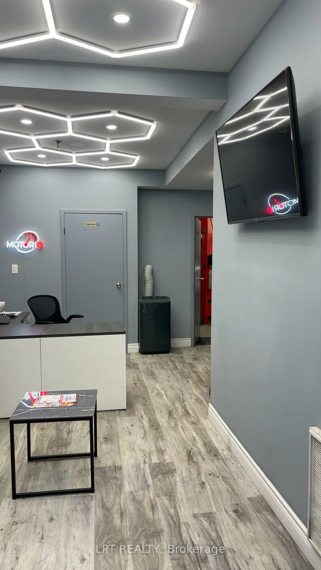 1115, Crestlawn, Northeast, Mississauga