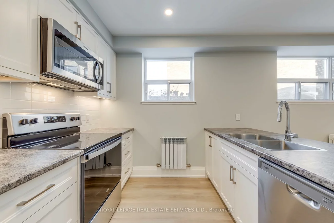 320, Lakeshore, Port Credit, Mississauga