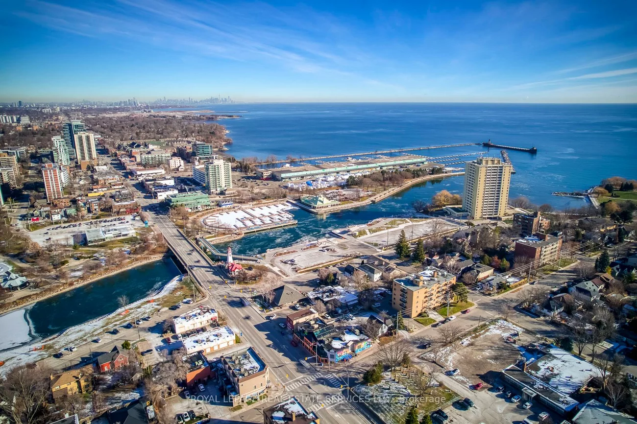 320, Lakeshore, Port Credit, Mississauga