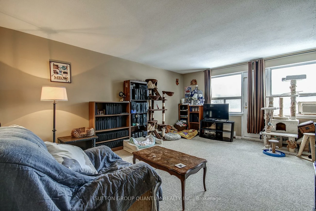 1858, Lakeshore, Clarkson, Mississauga