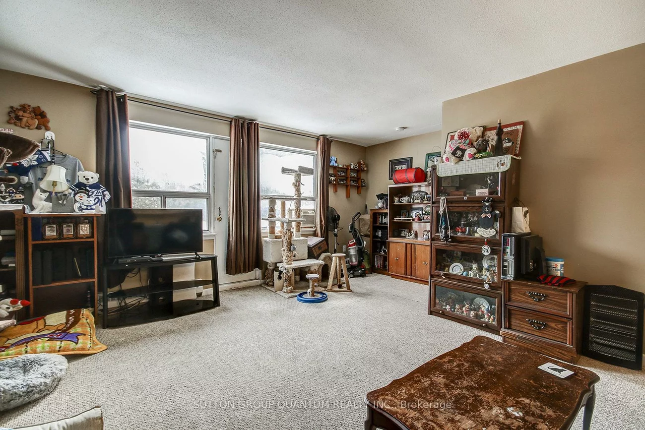 1858, Lakeshore, Clarkson, Mississauga