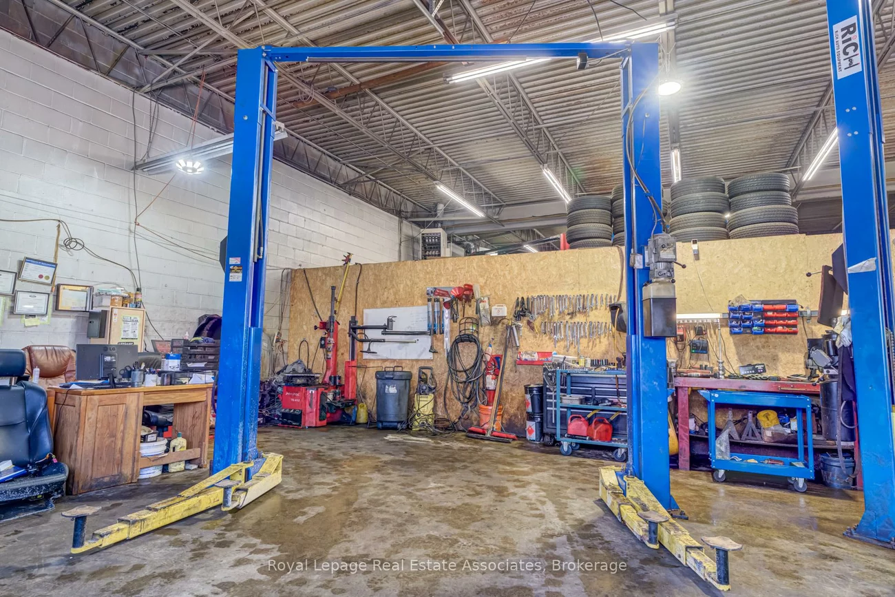 5890, Dixie, Northeast, Mississauga