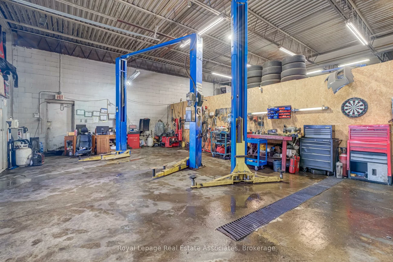 5890, Dixie, Northeast, Mississauga