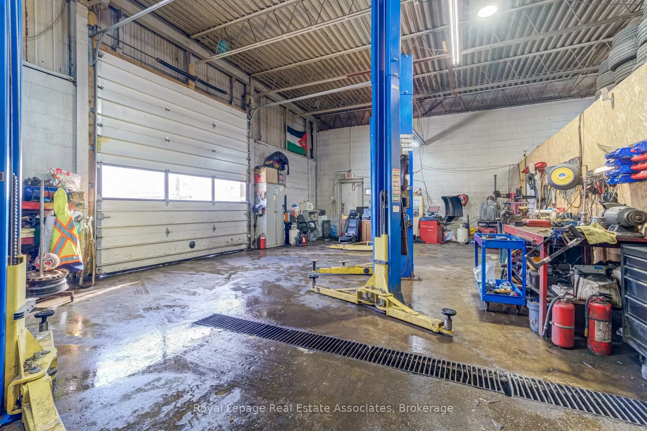 5890, Dixie, Northeast, Mississauga