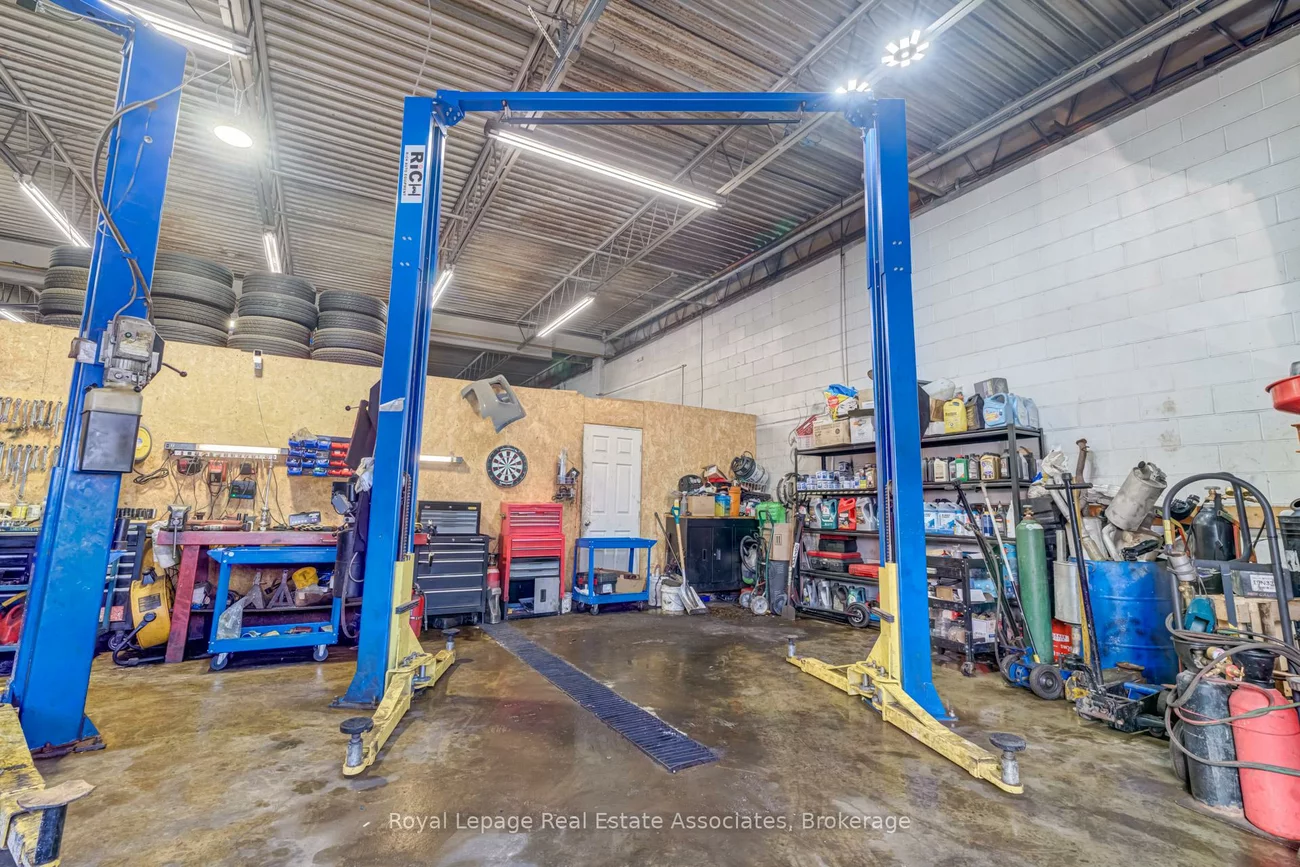 5890, Dixie, Northeast, Mississauga