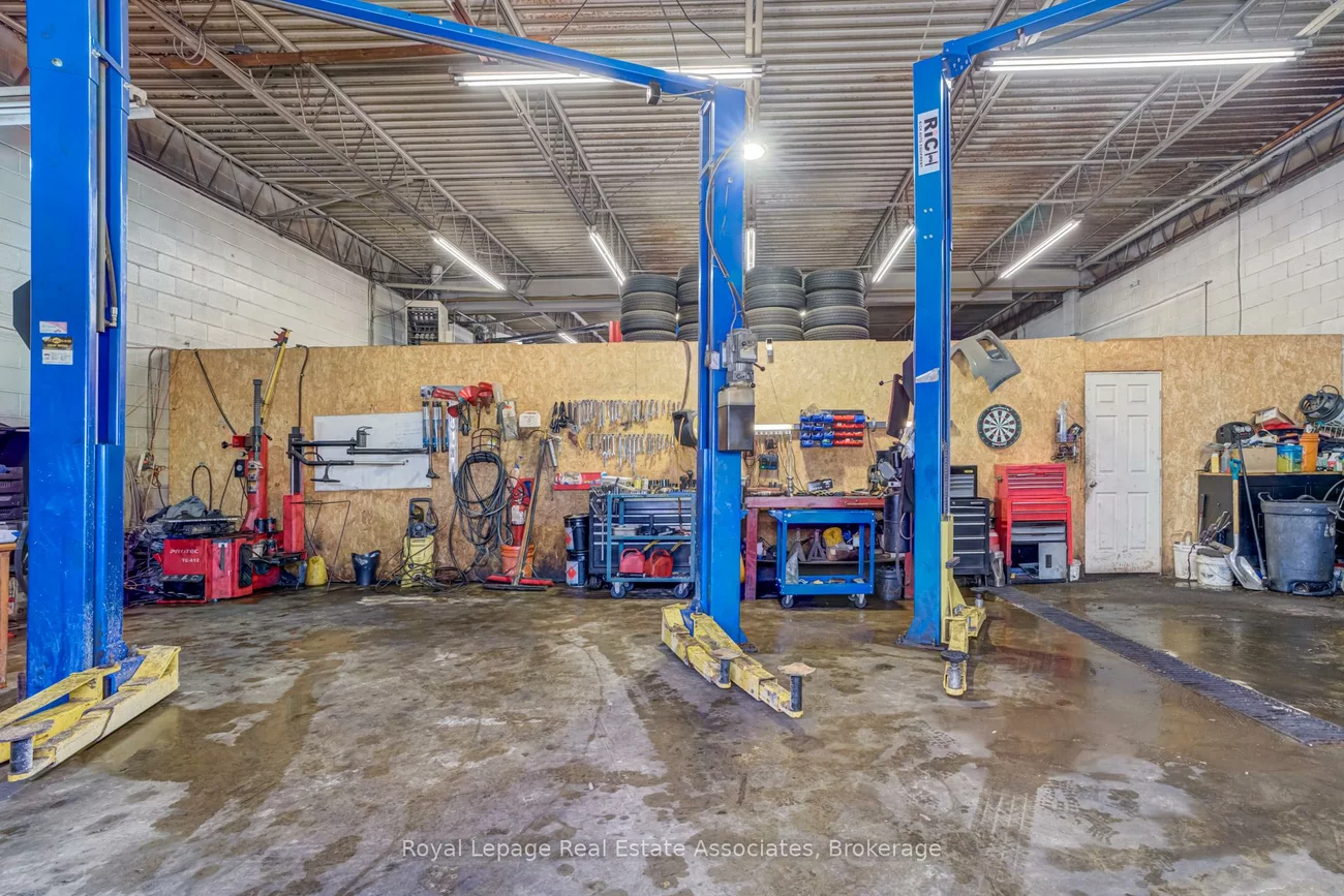 5890, Dixie, Northeast, Mississauga