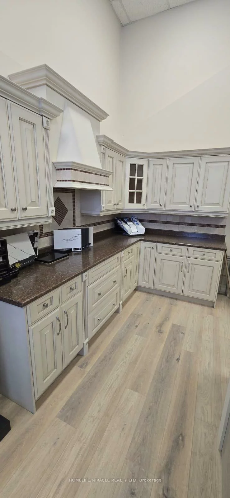 3505, Laird, Western Business Park, Mississauga