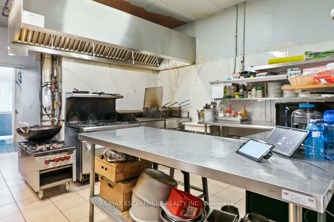 833, Westlock, Erindale, Mississauga