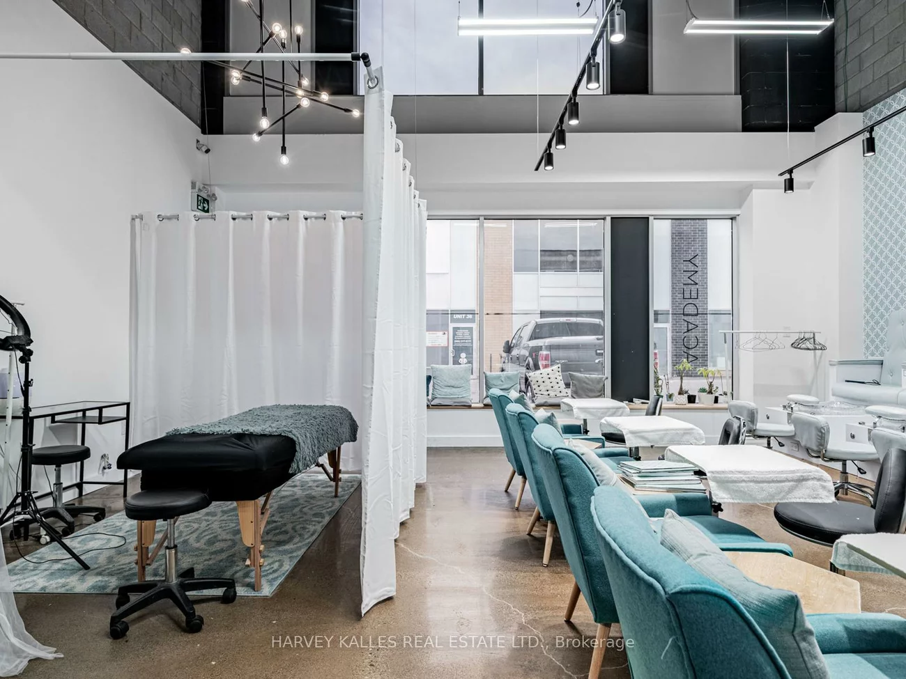 1215, Queensway, Dixie, Mississauga