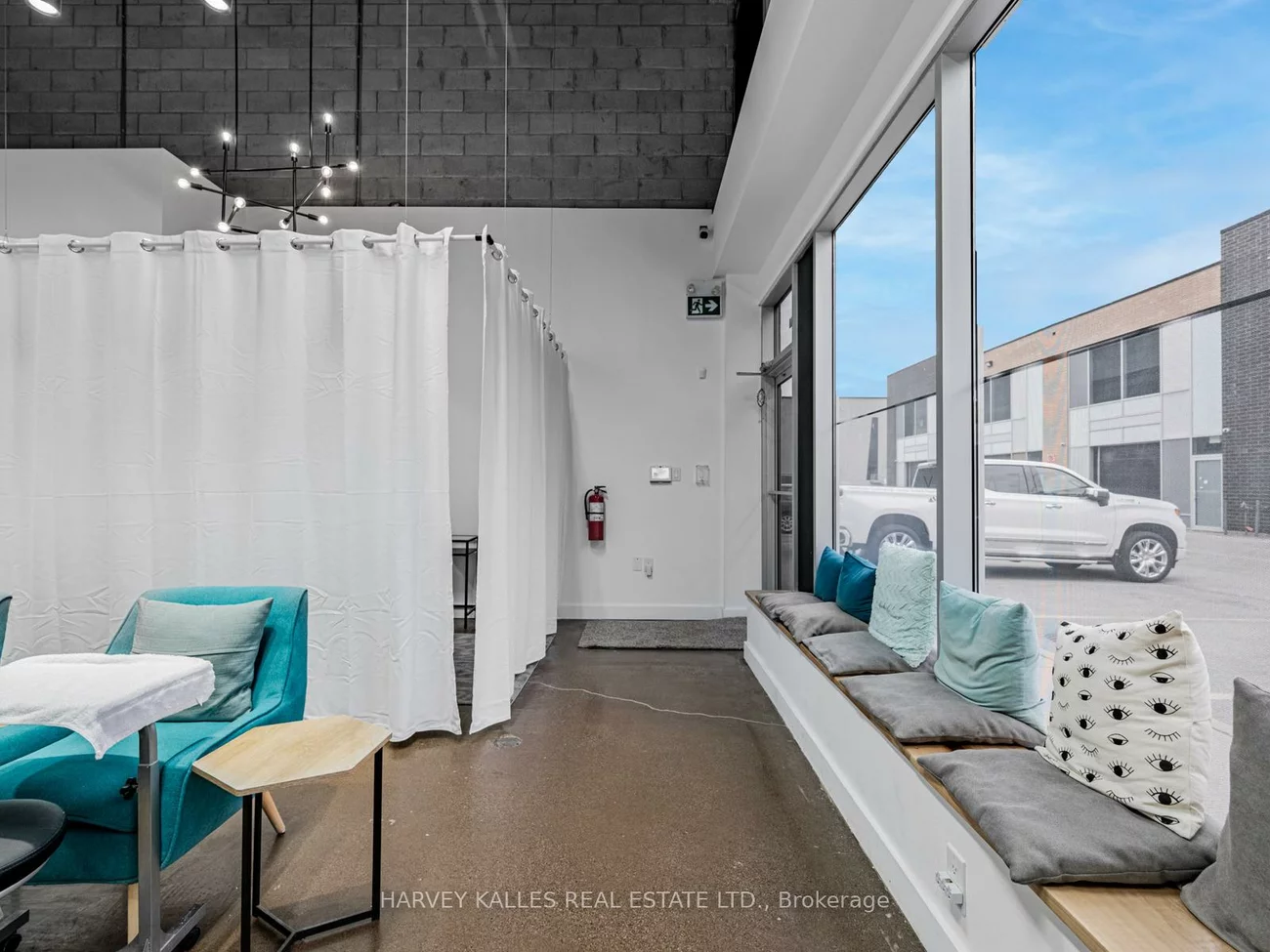 1215, Queensway, Dixie, Mississauga