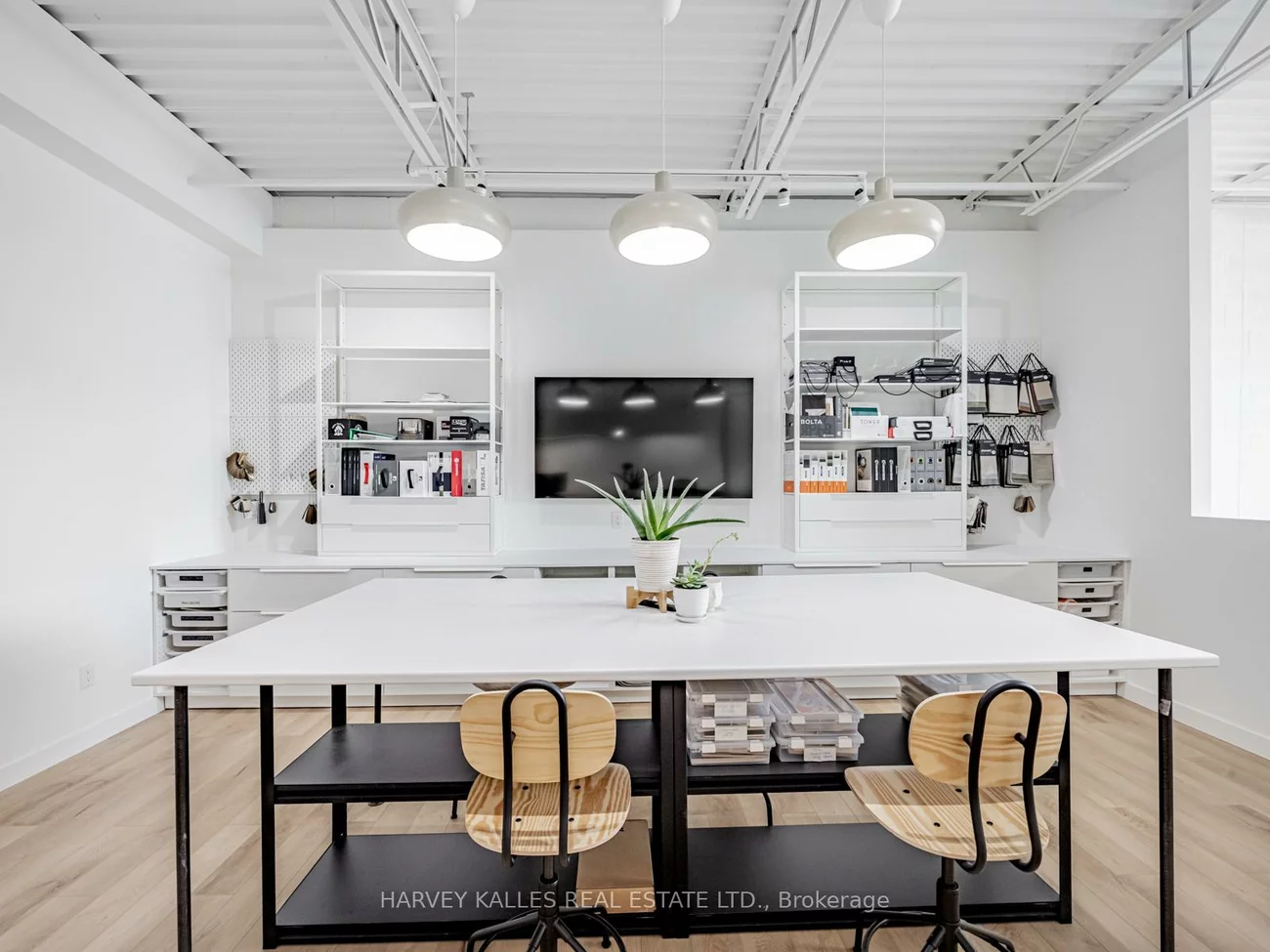 1215, Queensway, Dixie, Mississauga