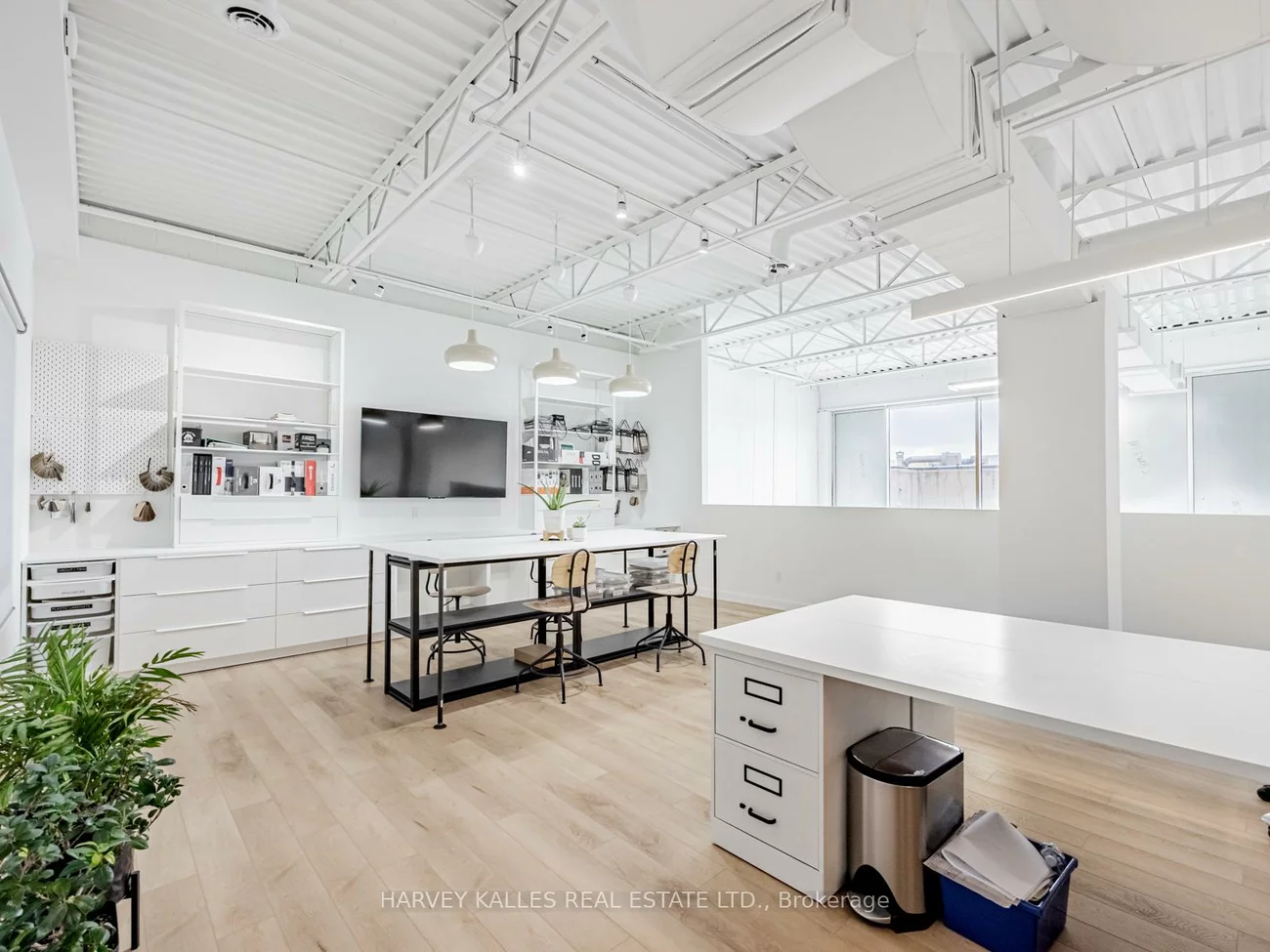 1215, Queensway, Dixie, Mississauga