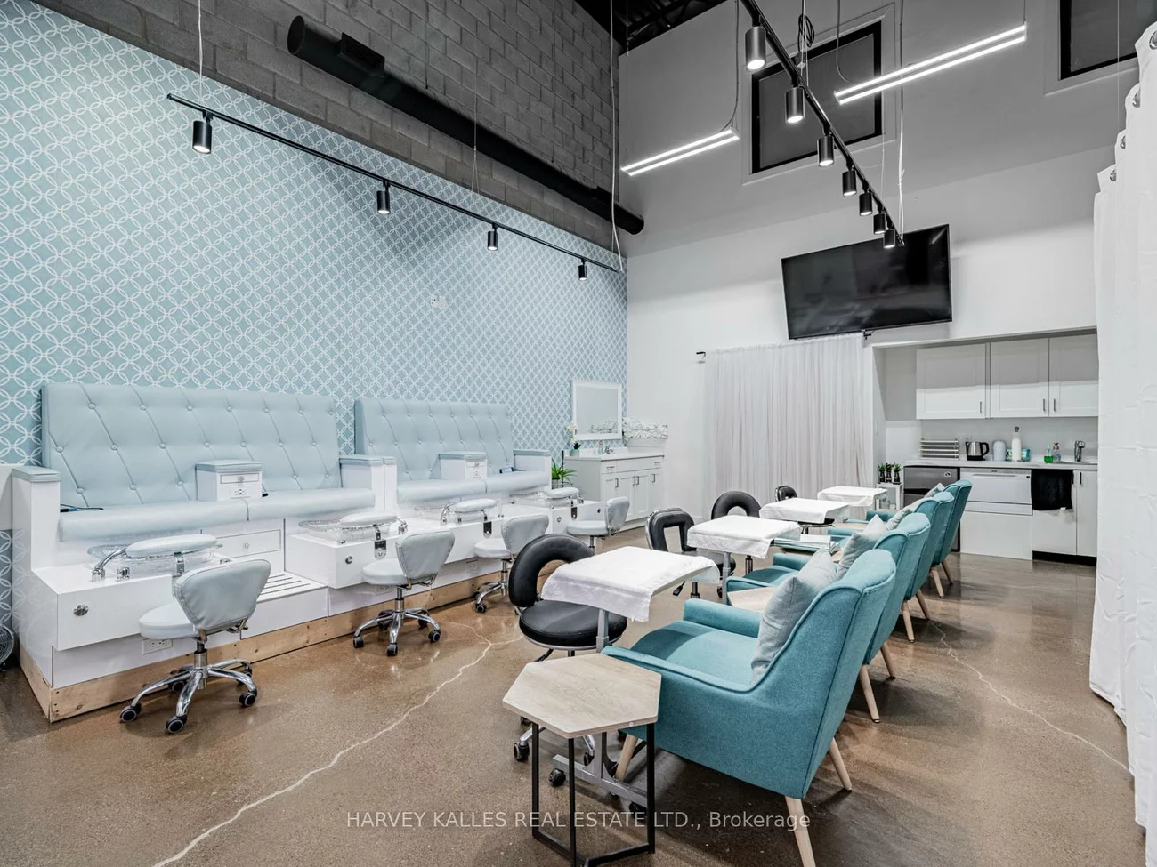 1215, Queensway, Dixie, Mississauga