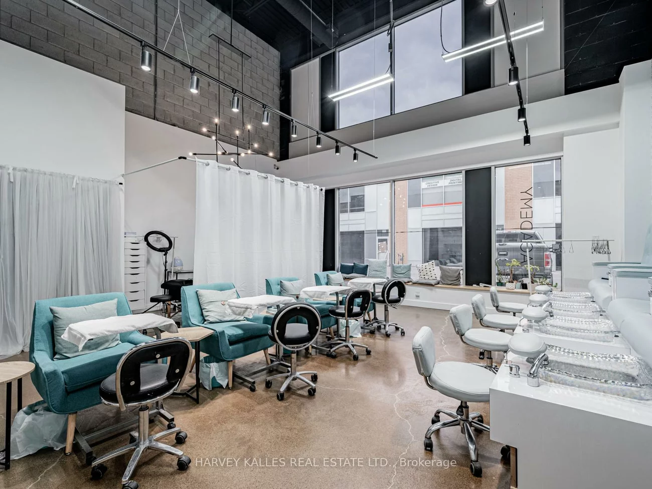 1215, Queensway, Dixie, Mississauga