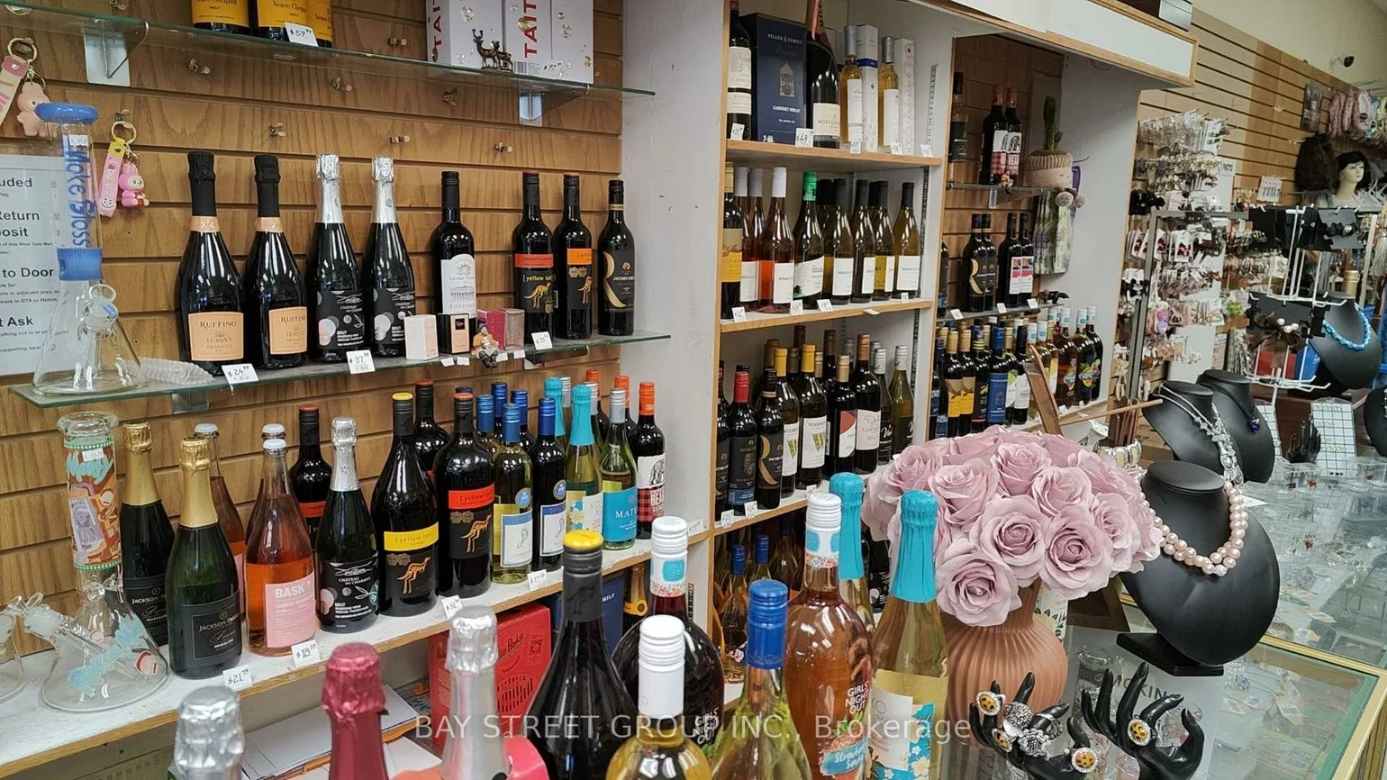 1151, Dundas, Erindale, Mississauga