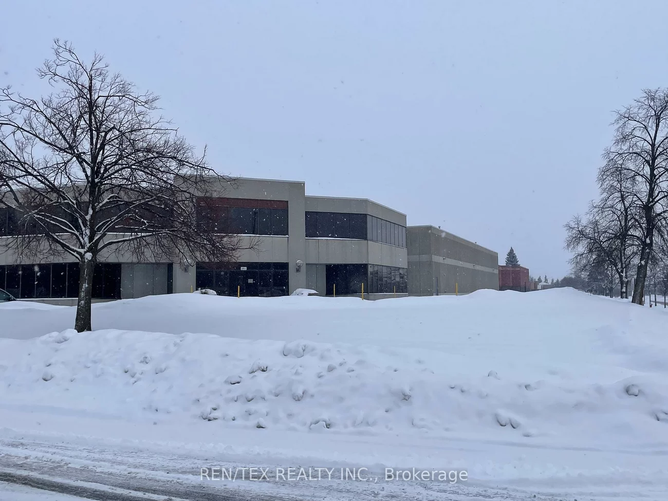 261, Ambassador, Gateway, Mississauga