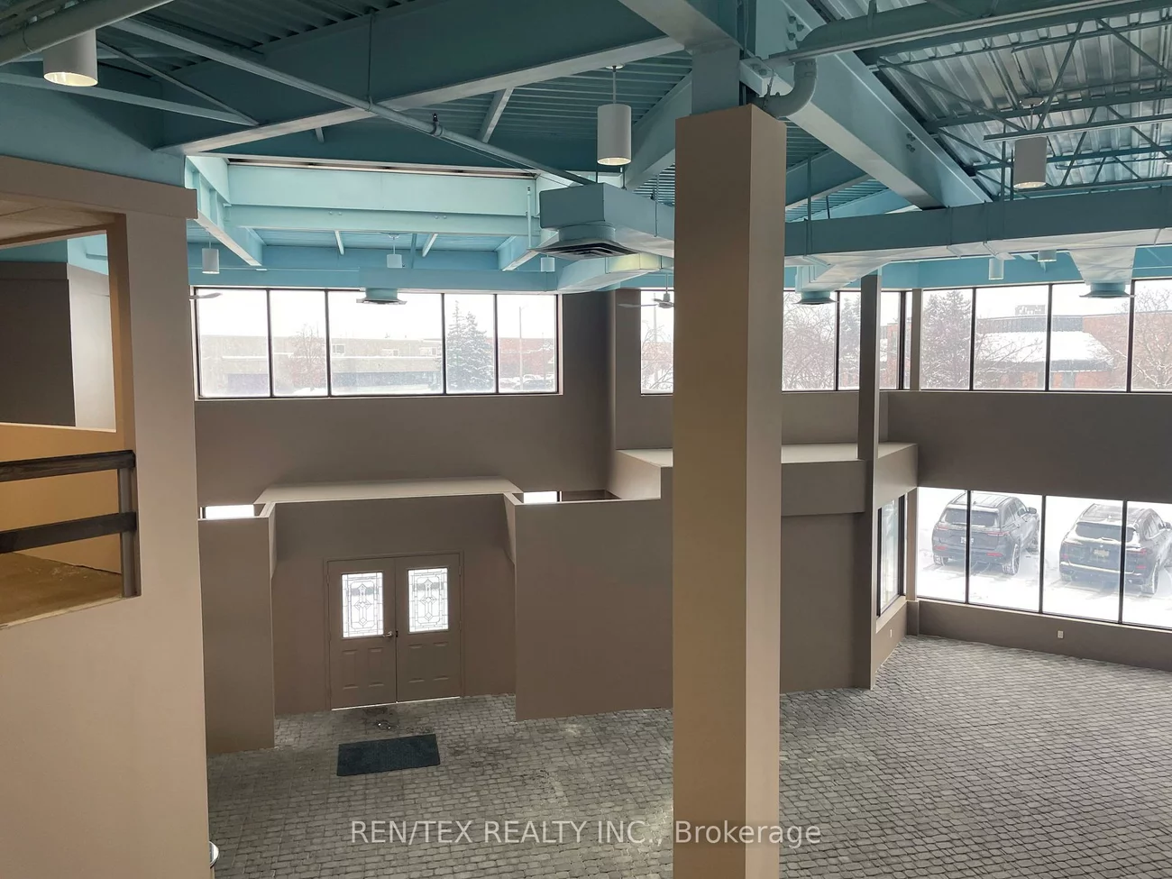 261, Ambassador, Gateway, Mississauga