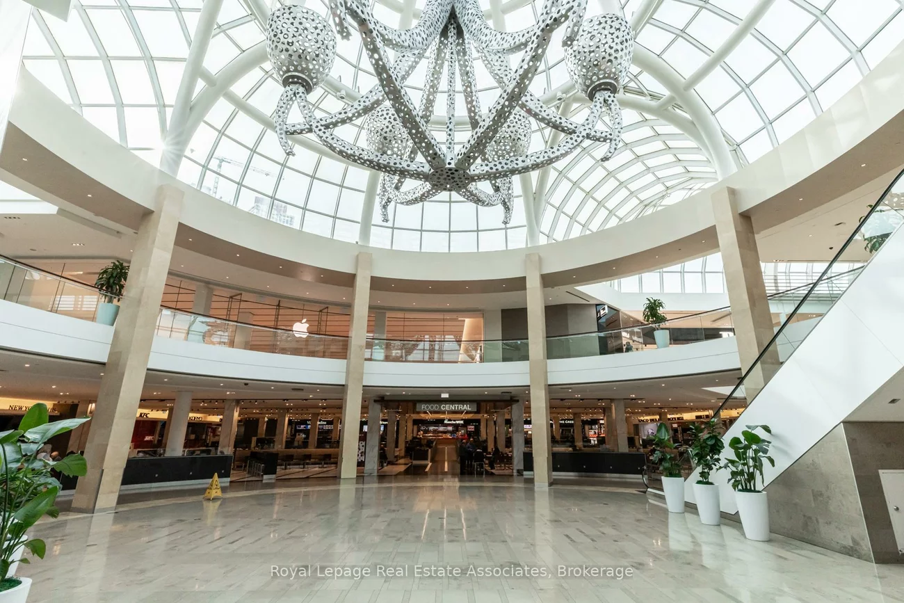 100, City Centre, City Centre, Mississauga